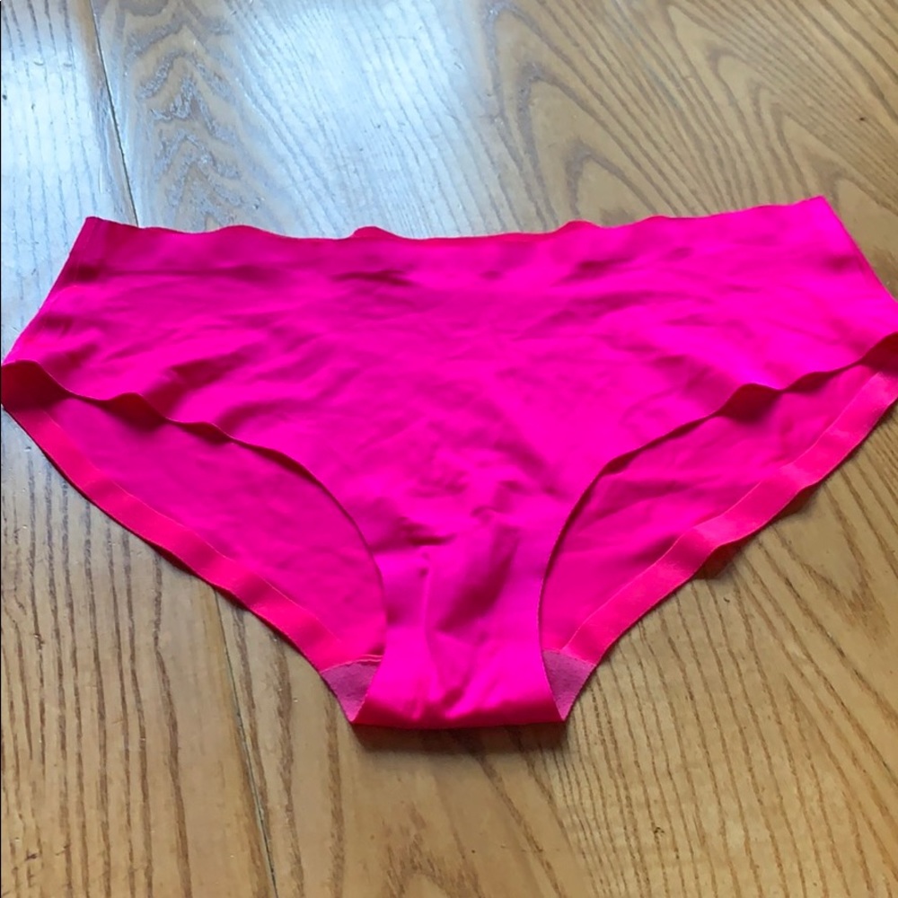 Victoria’s Secret Smooth Seamless Hipster Medium